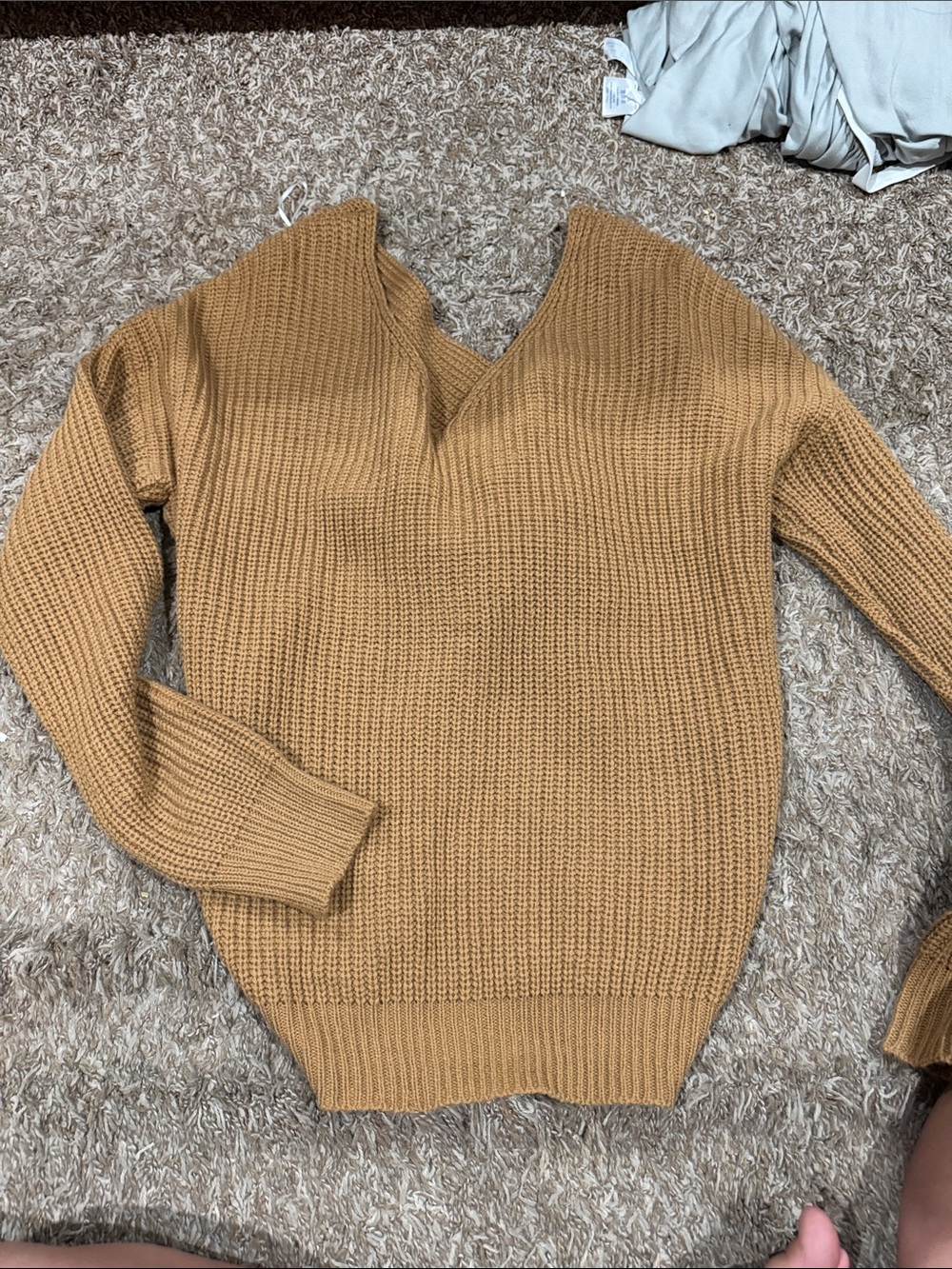 V-Neck Chunky Knit Sweater in Camel